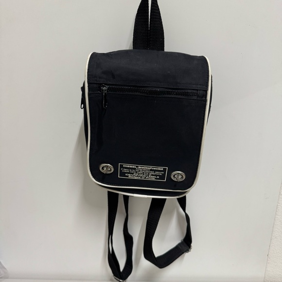 DIESEL VINTAGE Y2K FLAP LIGHTWEIGHT BACKPACK - Picture 2 of 7